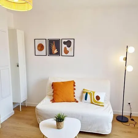 Le Saint Charles - T2 Hypercentre - Metro - Wifi Апартаменты *