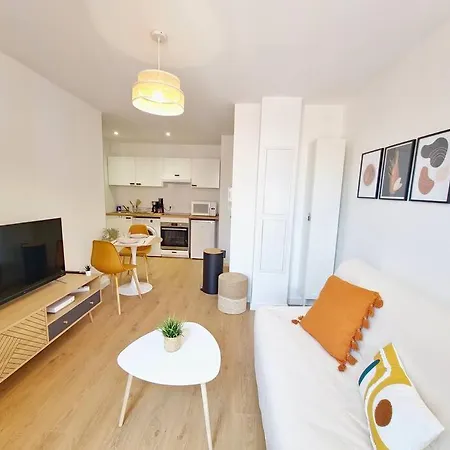 Апартаменты Le Saint Charles - T2 Hypercentre - Metro - Wifi *
